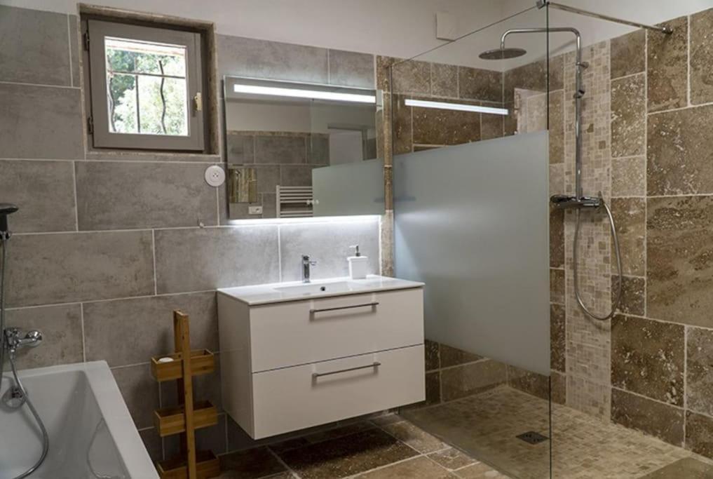 Charmant Rez De Villa Climatise Renove, 90M2 Avec Parking Cassis Eksteriør billede